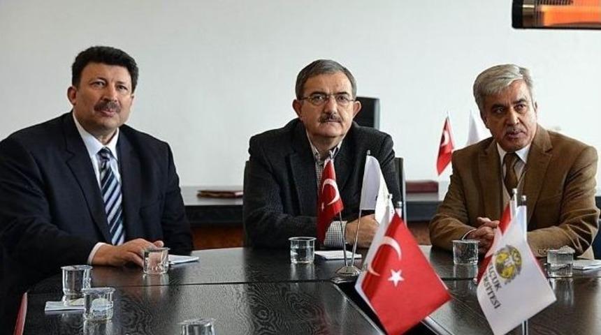 Selçuk’ta Üniversite-sanayi İş Birliği Geliştiriliyor