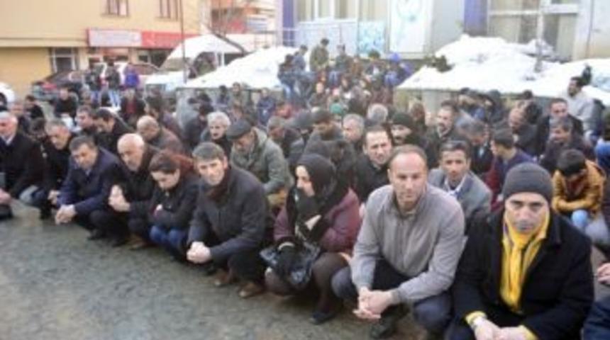 Hakkari&rsquo;de Oturma Eylemi