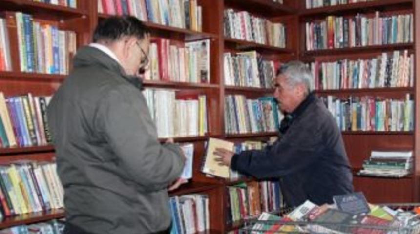 &Ccedil;iğdemim&rsquo;in Kitapları Raflardaki Yerini Aldı