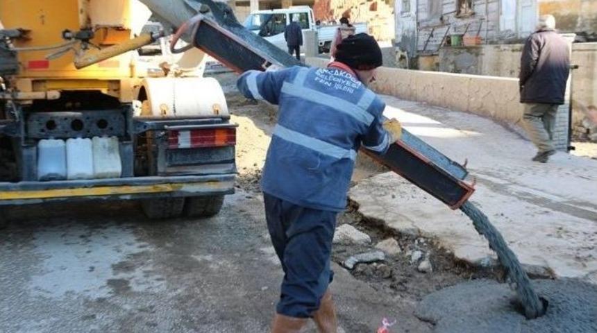 Yolların Bakım Ve Onarımı T&uuml;m Hızıyla Devam Ediyor