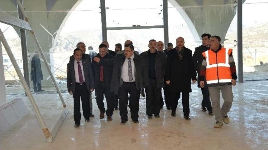 Belediye Başkanı Selim Yağcı, İl Genel Meclisi &Uuml;yelerine Yeni Otogarı Gezdirdi
