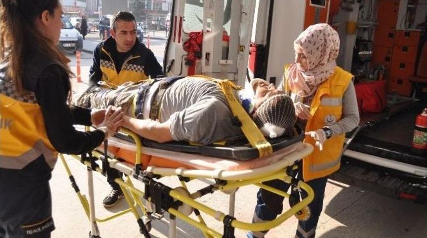 &Ccedil;atıdan D&uuml;şen Gen&ccedil; İş&ccedil;i Yaralandı