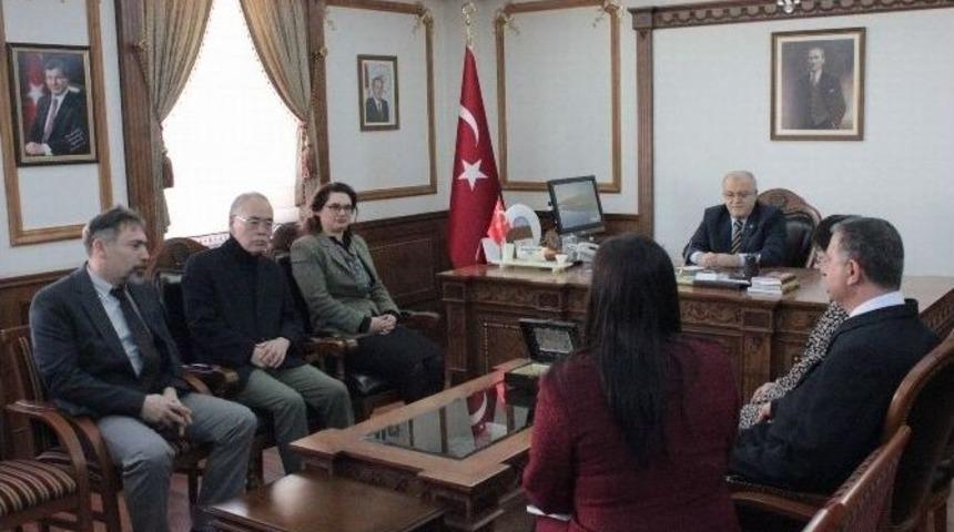 6 B&ouml;lgede Yapılan Arkeolojik Kazı &Ccedil;alışmaları Kitaplaştırıldı