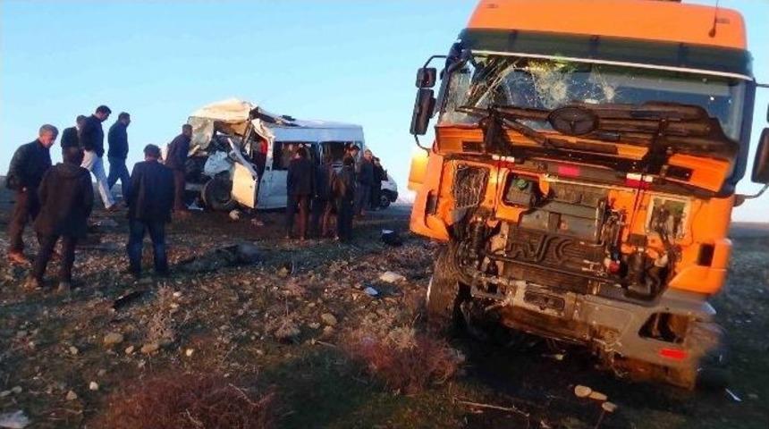 Diyarbakır&rsquo;da Trafik Kazası: 8 Yaralı
