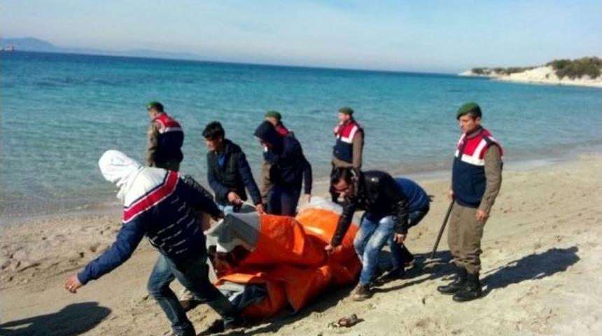 Jandarma &Ouml;l&uuml;m Yolculuğuna &Ccedil;ıkarılacak 971 Sığınmacıyı Kurtardı