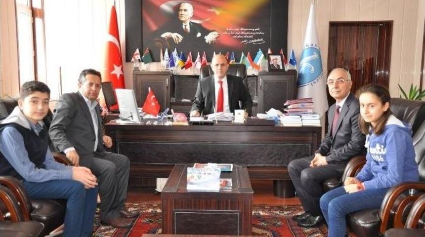 Kak&uuml;v&rsquo;&uuml;n Teog Şampiyonlarından Rekt&ouml;r &Ouml;zcan&rsquo;a Ziyaret