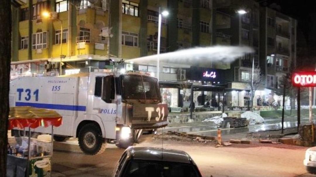 Diyarbakır&rsquo;da Olaylar &Ccedil;ıktı