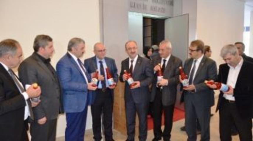 B&uuml;nyan Belediyesi Gilaburunun &Ccedil;ayını Yapıyor