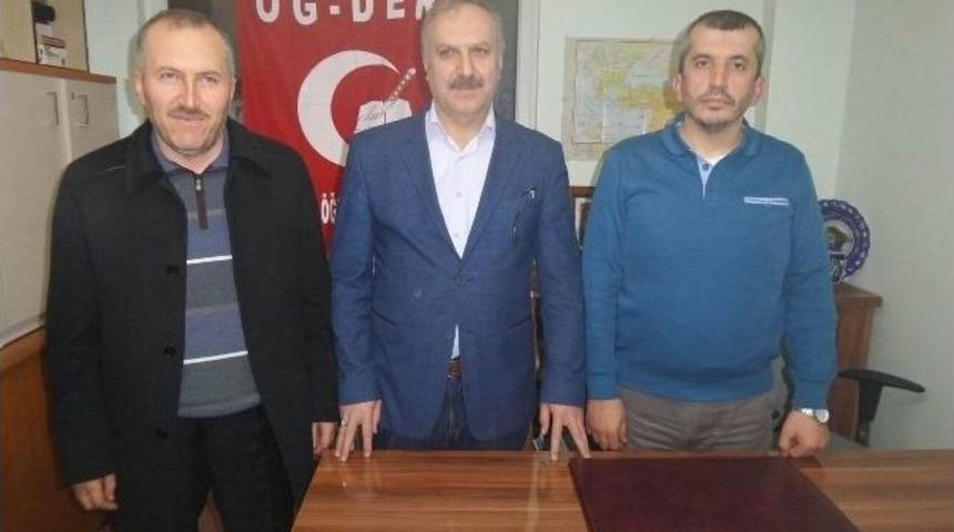 İl Milli Eğitim M&uuml;d&uuml;r&uuml; Altınsoy&rsquo;dan, &Ouml;ğder&rsquo;e Ziyaret