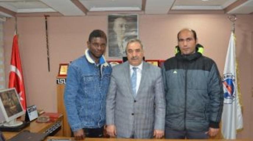 Tercan 17 Şubat Spor&rsquo;a Nijeryalı Futbolcu