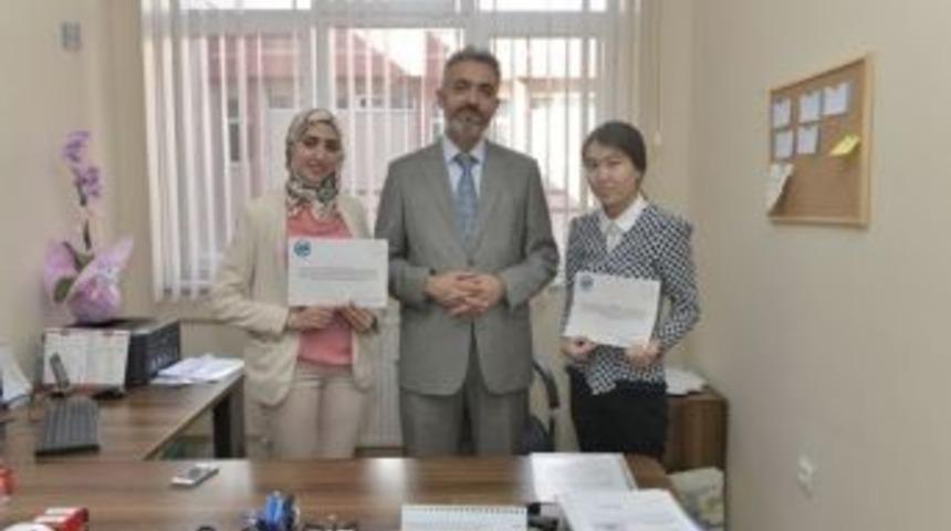 Km&uuml;&rsquo;de Mevlana Değişim Programı &Ouml;ğrencilerine Sertifika Verildi