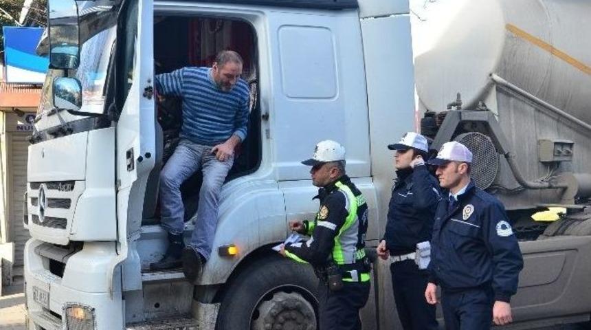 Trafik Ekiplerinden Kamyon Uygulaması