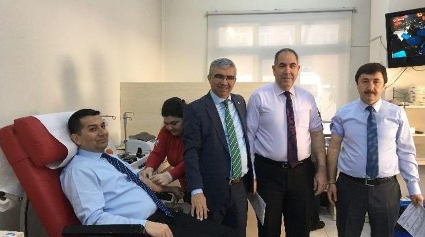 Hakim Ve Savcılardan Kızılay&rsquo;a Kan Bağışı