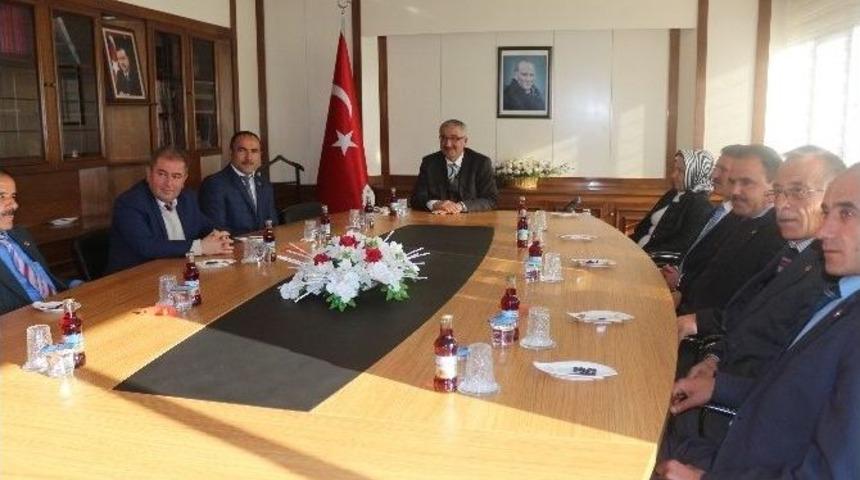 &Ccedil;iftlik Muhtarlarından Vali Kılı&ccedil;&rsquo;a Teşekk&uuml;r Ziyareti