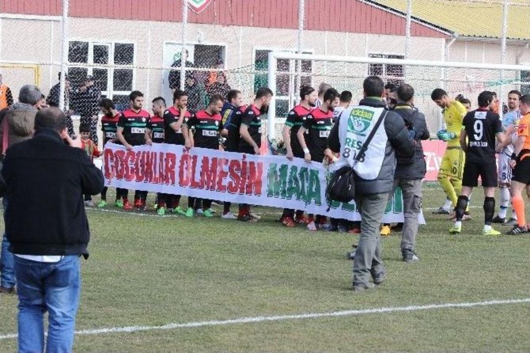 Amedspor&rsquo;dan &rsquo;&ccedil;ocuklar &Ouml;lmesin Ma&ccedil;a Gelsin&rsquo; Pankartı