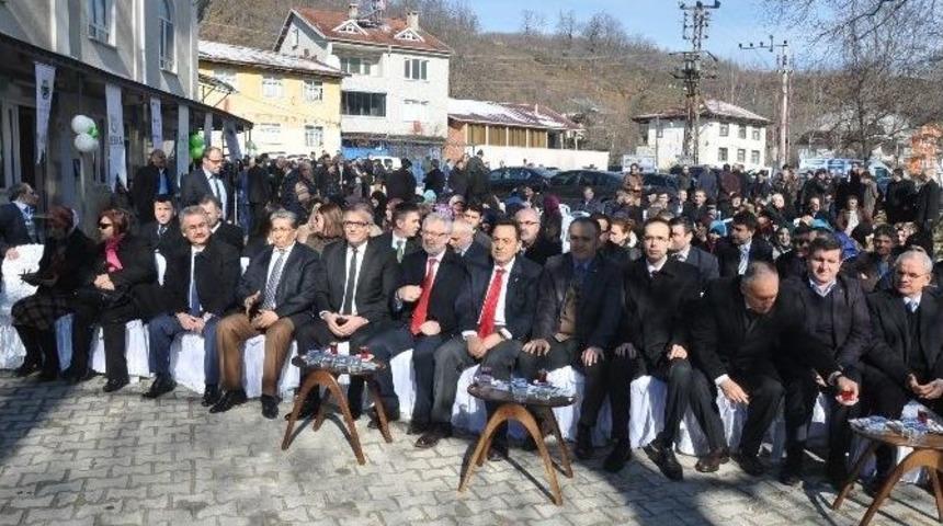 K&ouml;yl&uuml; Kadınların Yaptığı Organik &Uuml;r&uuml;nlerin Satılacağı Kooperatifin Temeli Atıldı