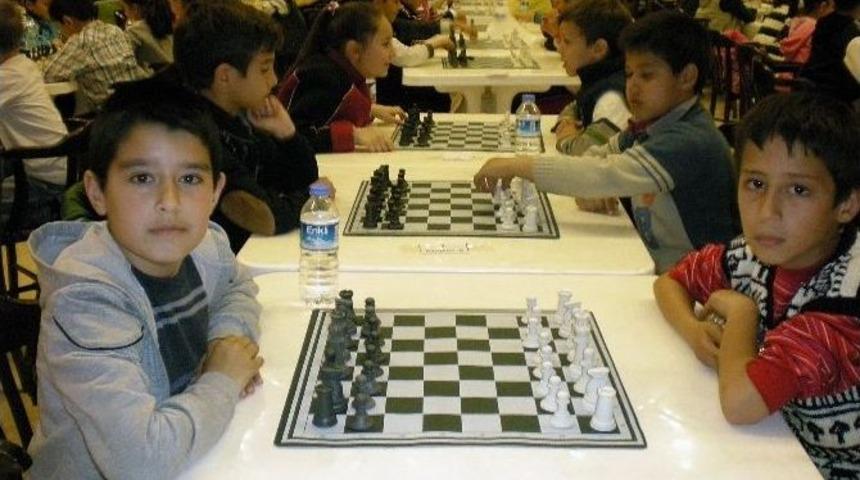 Ayvalık&rsquo;ta 2016&rsquo;nın İlk Satran&ccedil; Turnuvası 20-21 Şubat&rsquo;ta Yapılacak