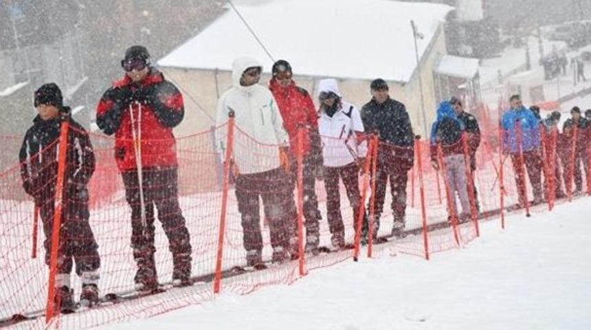 Et&uuml;&rsquo;de &Uuml;cretsiz Temel Kayak Eğitimi Kursu
