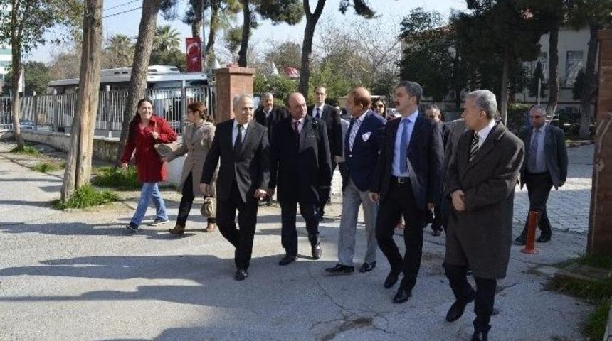 Başkan Şirin Hayırsever İşadamı Akan&rsquo;ı Ağırladı