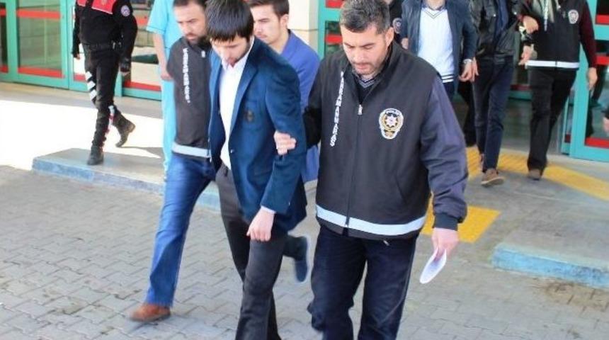 Arkadaşlarını D&ouml;verek &Ouml;ld&uuml;ren Ş&uuml;pheliler Adliyede