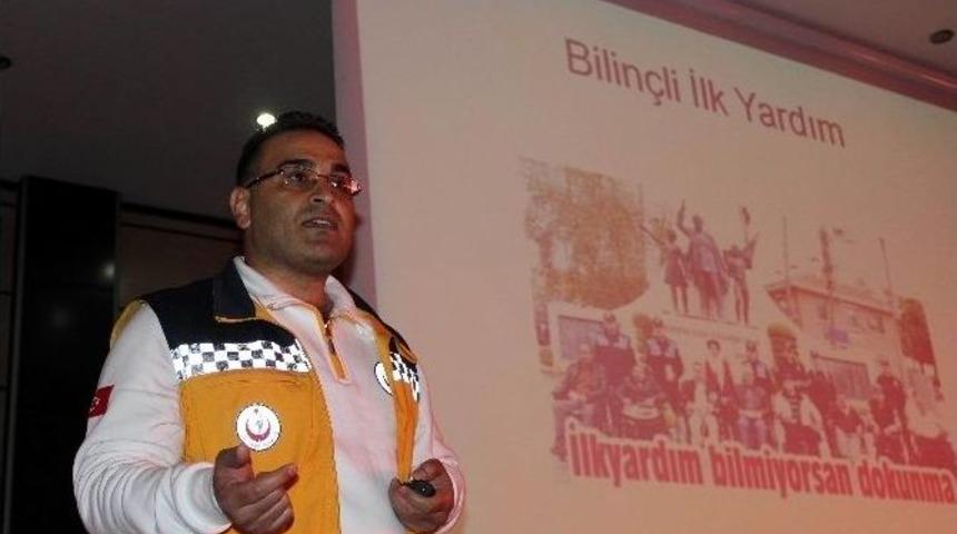 112 &Ccedil;alışanları Servis Şof&ouml;rlerine Seminer Verdi