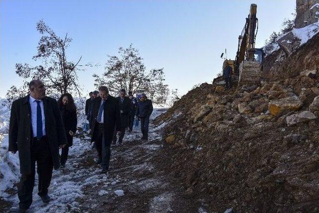 Karaca Mağarasında Yol Genişletme Ve Altyapı Çalışmaları Başladı