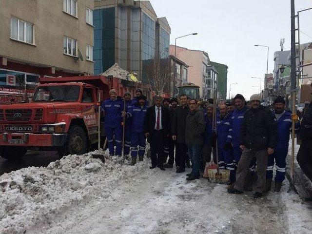 Kars Belediyesi’nin Kar Timleri Görev Başında!