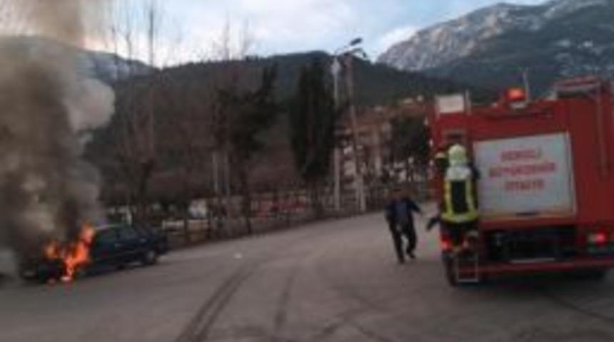 Seyir Halindeki Ara&ccedil; Yandı