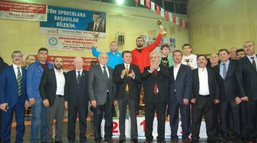 T&uuml;rkiye, Uluslararası G&uuml;reş Turnuvasında 1. Oldu