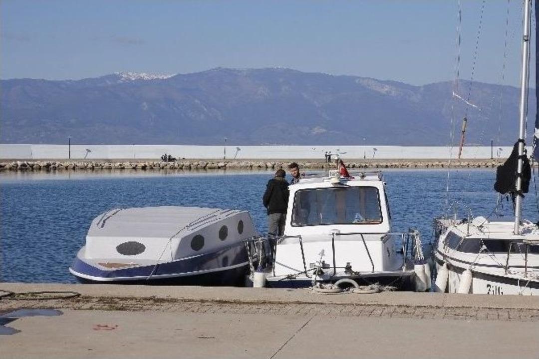 Fotoğraflarını &Ccedil;ektiği Tekne M&uuml;ltecilerin &Ouml;l&uuml;m&uuml;ne Neden Olan Tekne &Ccedil;ıktı