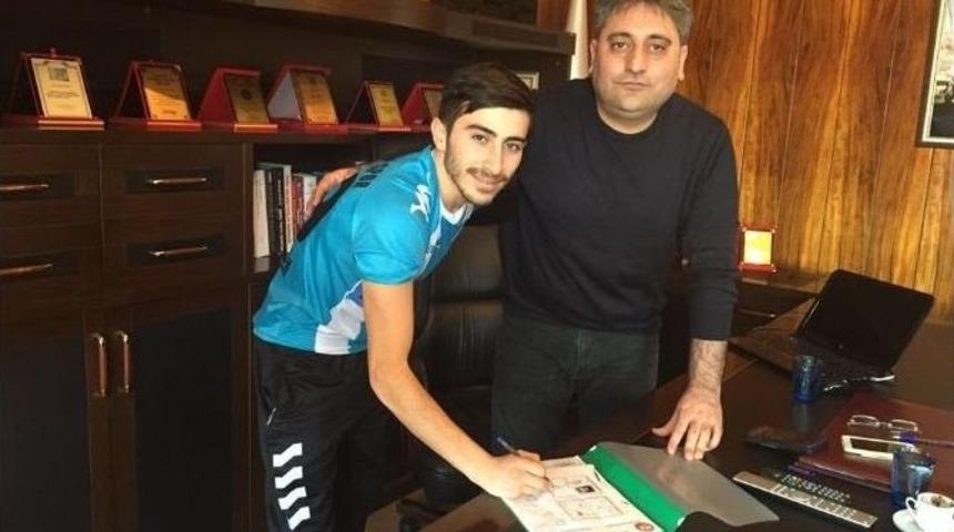 &Ccedil;at Spor Azerbaycan Milli Futbolcusu Ahmedeov&rsquo;u Transfer Etti