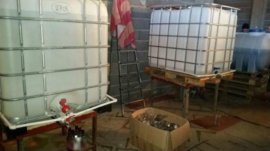 Ka&ccedil;ak İ&ccedil;ki İmalatı Yapılan Eve Operasyon