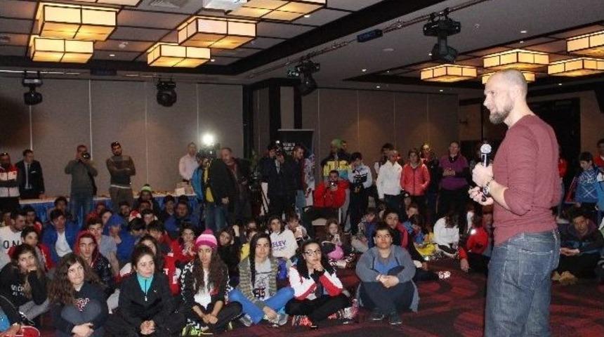 D&uuml;nyaca &Uuml;nl&uuml; Kayak&ccedil;ı Marco Buechel Gen&ccedil; Sporculara Tecr&uuml;belerini Anlattı