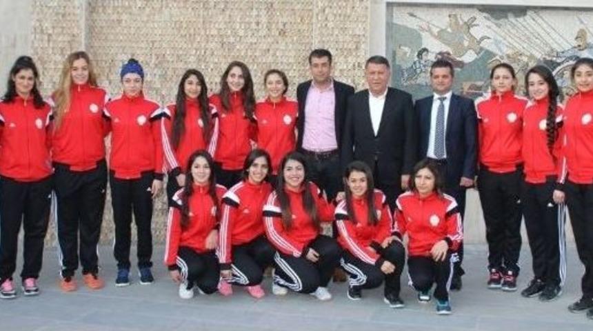 Hatay’ın İlk Bayan Hentbol Takımı