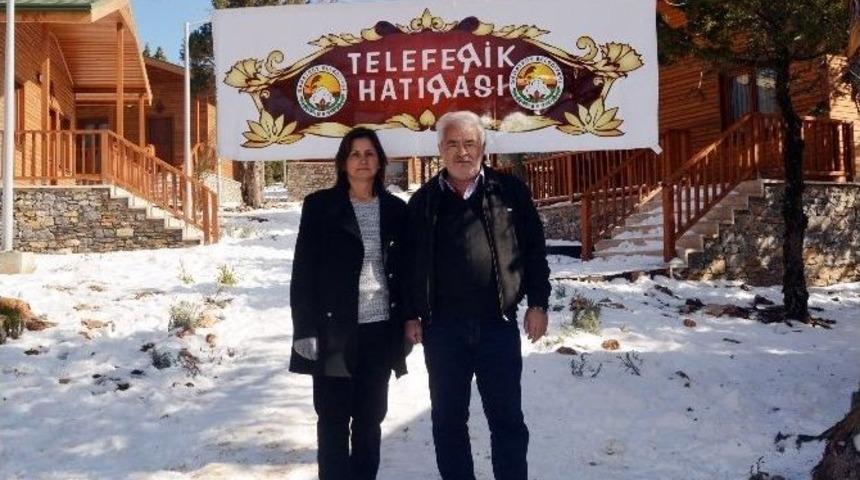 30 Yıllık Evli &Ccedil;iftler Teleferikte Buluştu