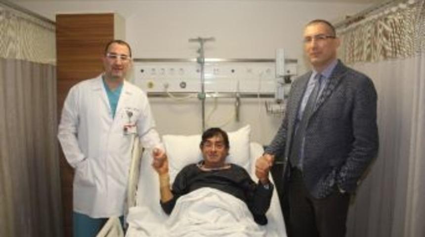 Tiyatro Sanat&ccedil;ısı Turan &Ouml;zdemir Anjiyo Oldu