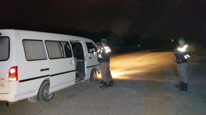 408 Ka&ccedil;ak G&ouml;&ccedil;men Yakalandı