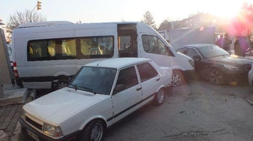 &Ccedil;ankırı&rsquo;da Trafik Kazası: 3 Yaralı
