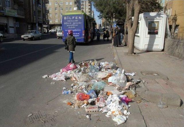 Diyarbakır ‘çöp’ Kente Büründü