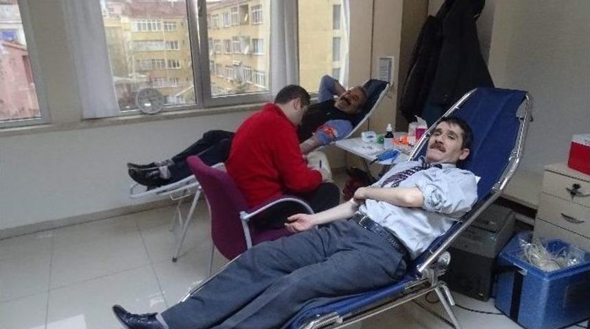 Sgk Personeli Kan Bağışı Kampanyasına Katıldı