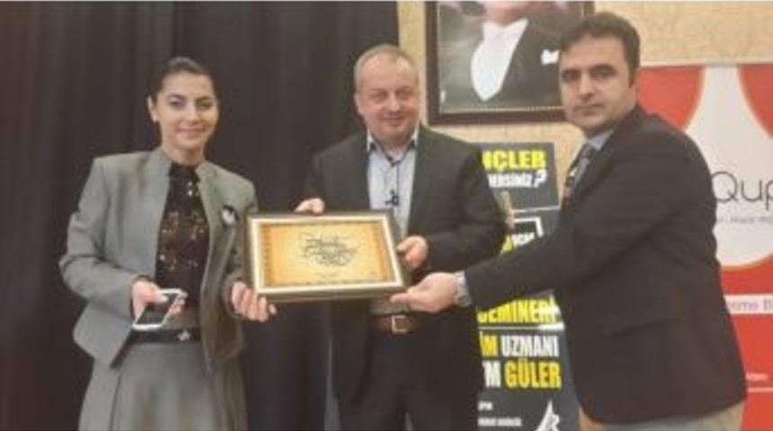 Kartepe Belediyesi Gen&ccedil;lere Motivasyon Semineri D&uuml;zenledi