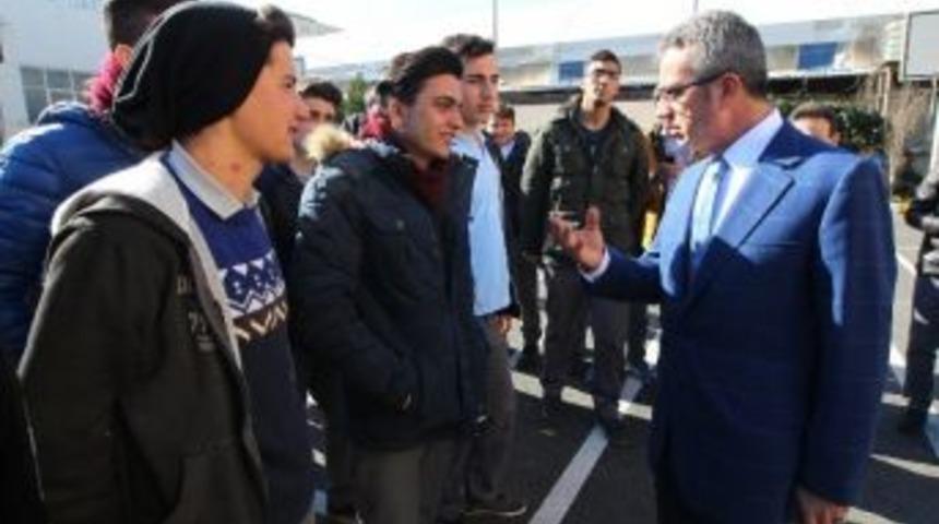 Başkan K&ouml;şker Deneyimlerini Gen&ccedil;lerle Paylaştı