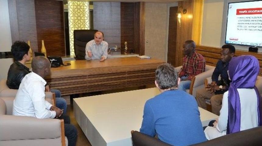 Başkan G&uuml;rlesin&rsquo;e Pa&uuml;&rsquo;l&uuml; Yabancı &Ouml;ğrencilerden Ziyaret