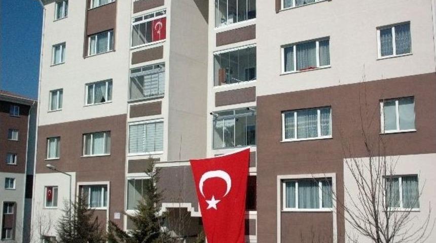 Sur Şehidinin Başkent&rsquo;teki Evine Ateş D&uuml;şt&uuml;