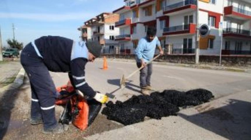 Başiskele&rsquo;de Hasar G&ouml;ren Yollara Onarım Yapıldı