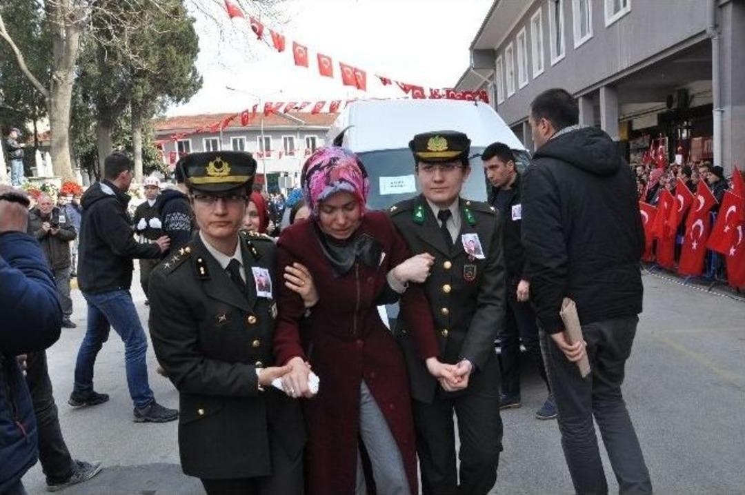 Balıkesirliler Şehitlerini G&ouml;z Yaşlarıyla Uğurladı