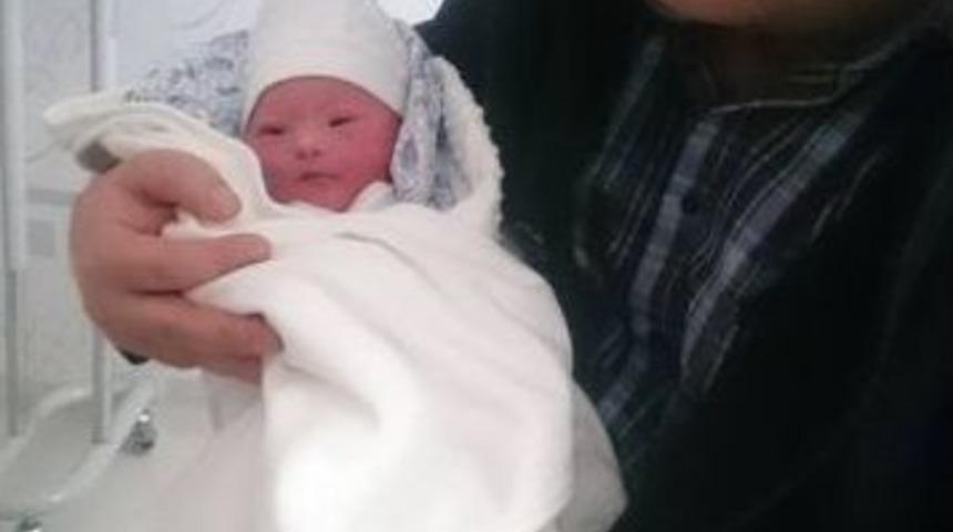 &Ouml;nder Yıldırımcan Baba Oldu