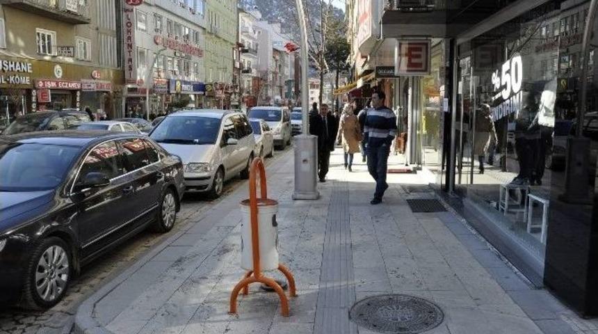 G&uuml;m&uuml;şhane Belediyesi Kaldırım İşgallerine Son Verdi