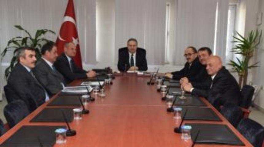 Cami İ&ccedil;in Bir Araya Geldiler