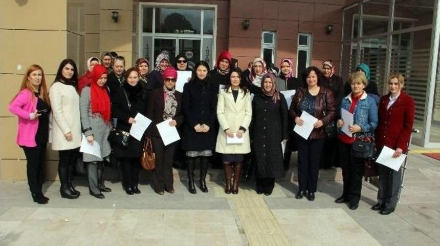 Ak Partili Kadınlardan Kılı&ccedil;daroğlu Hakkında Su&ccedil; Duyurusu